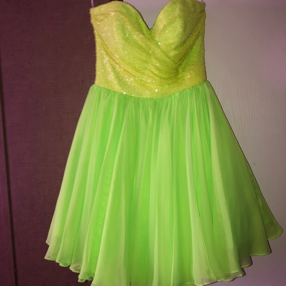 Sherri Hill Dresses & Skirts - To small.